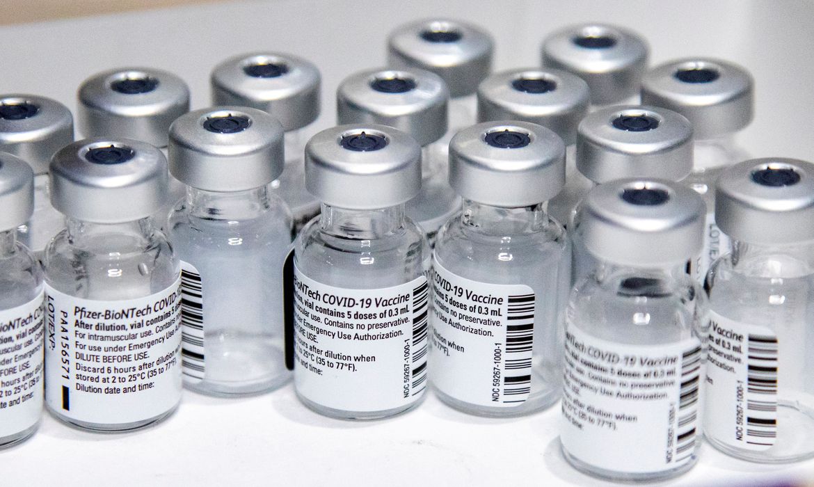 Saúde prevê economizar até R$ 150 bilhões com avanço da vacinação