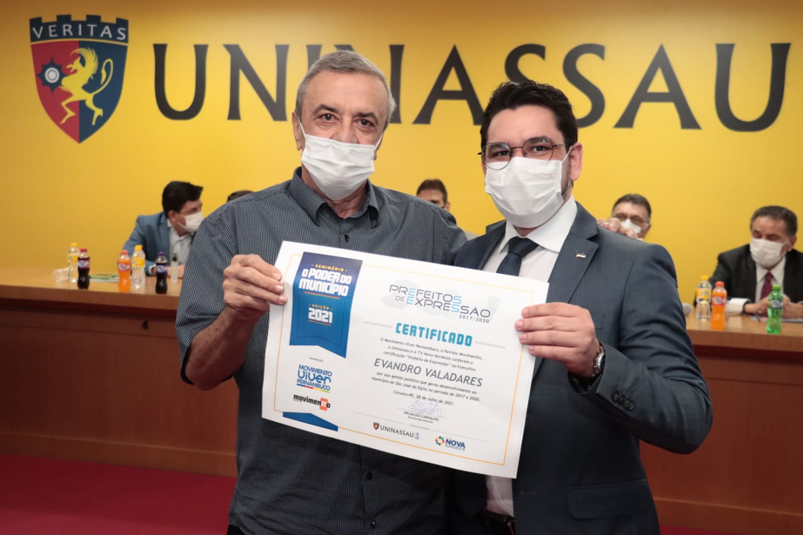 Evandro Valadares recebe certificado “Prefeito de Expressão” 2017/2020