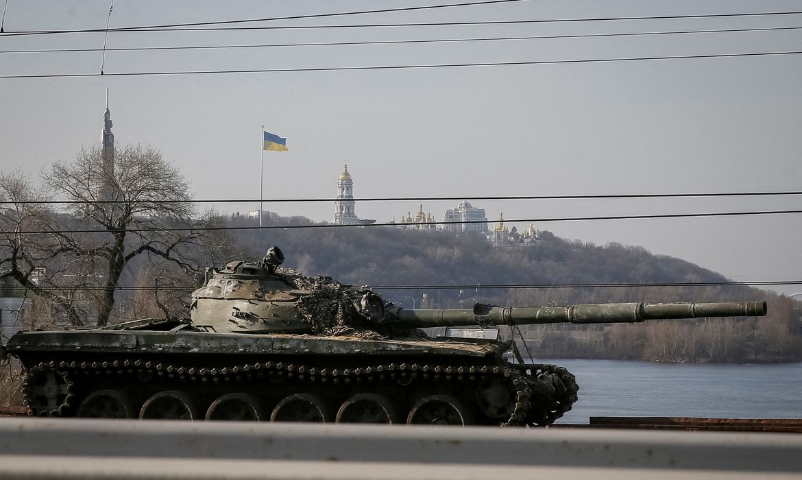 Reino Unido e aliados vão enviar mais ajuda militar letal à Ucrânia