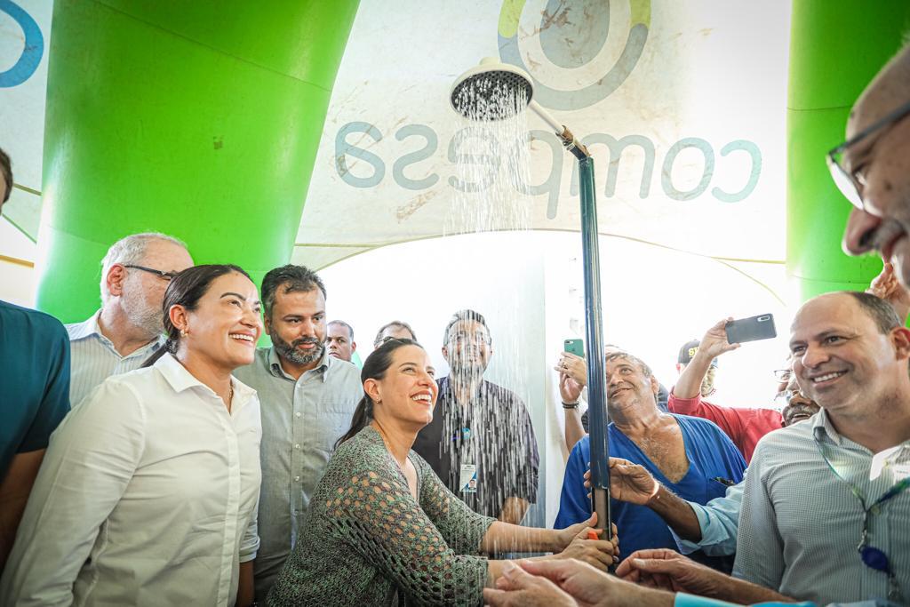 Raquel Lyra inaugura obra em Sertânia que vai levar água para dez comunidades